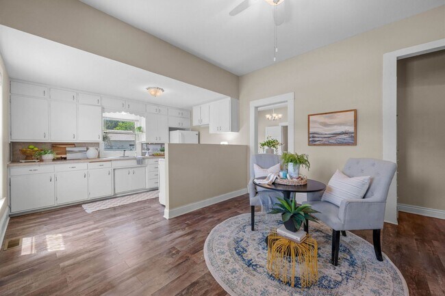 Building Photo - 2 or 3 bed/1 bath house in Indian Hills av...
