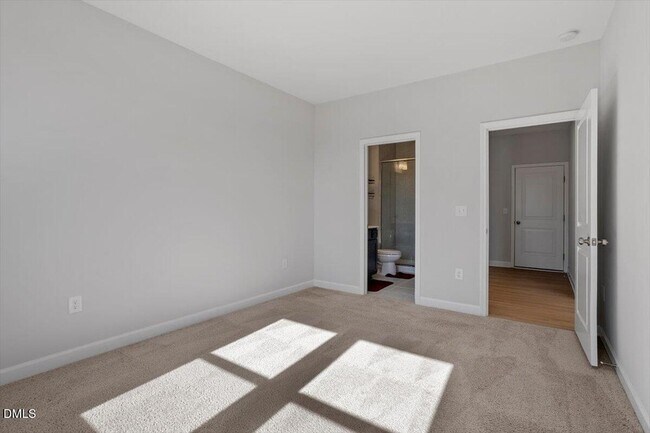 Building Photo - 128 Highland Grv Wy