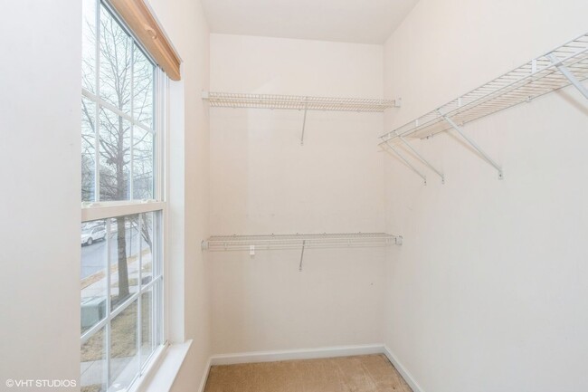 Building Photo - 1831 Nathan Dr