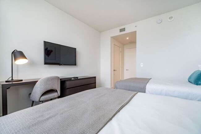 Building Photo - 4112 Jimmy Buffett Mem Hwy