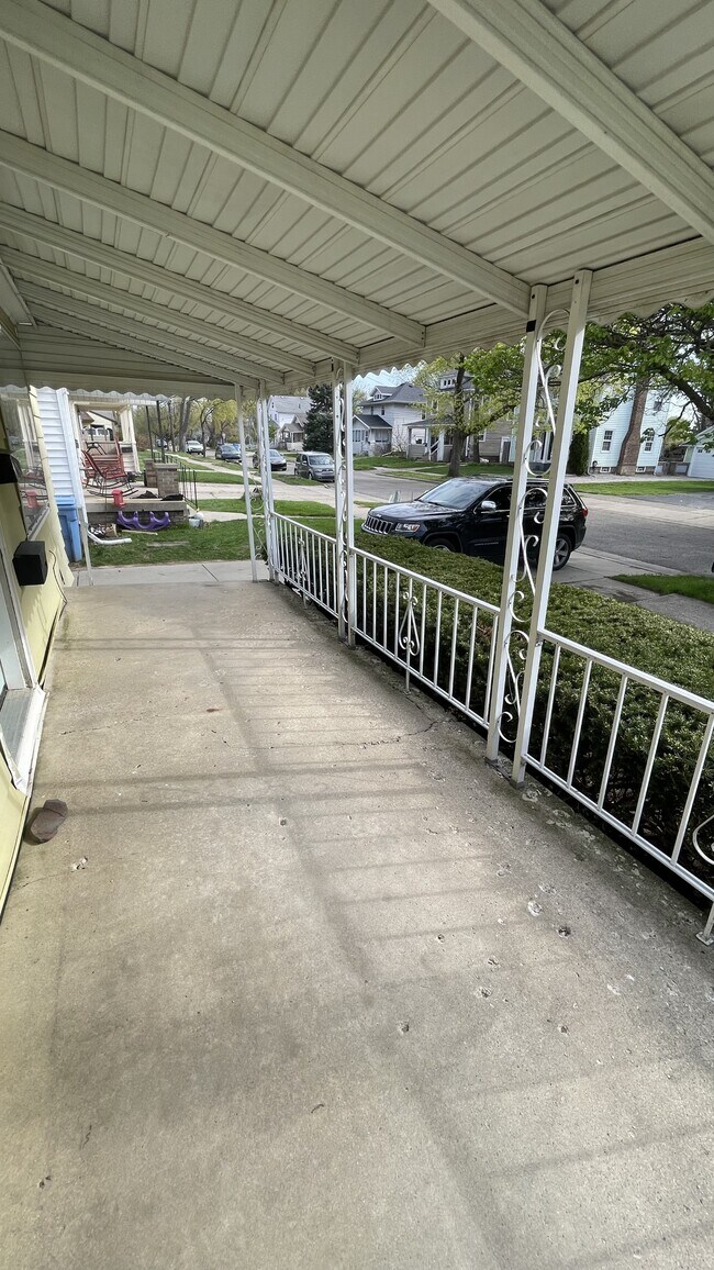 Building Photo - 2528 Forest Ave