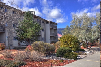 Building Photo - ViewPointe Independent Living