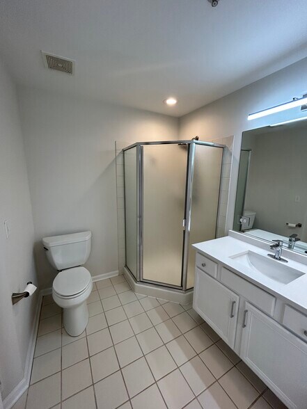 Building Photo - 2375 Chelsea Rd