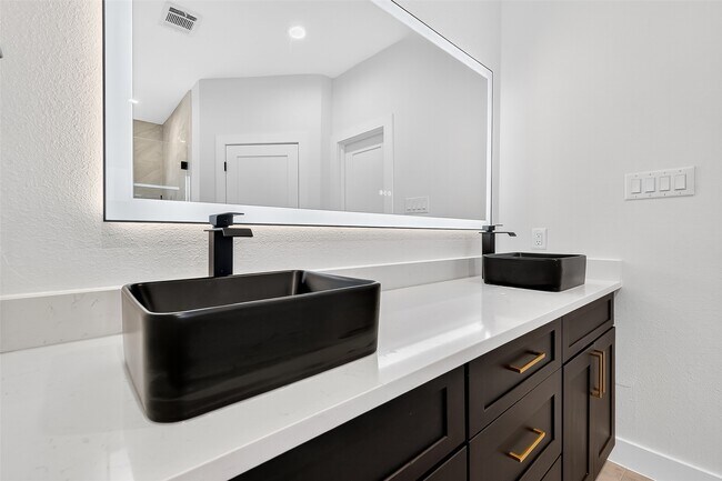 Building Photo - 12315 New Jordan Ln