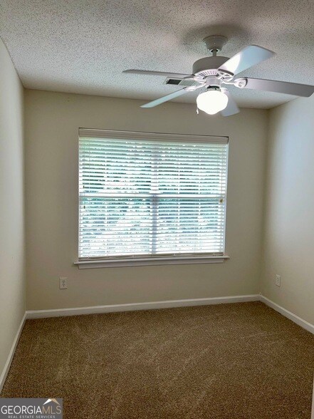 Building Photo - 7282 Wagon Wheel Ct