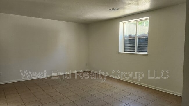 Building Photo - 1023-1029 N Washington Ave