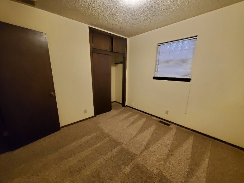 Building Photo - 735 S Everett St