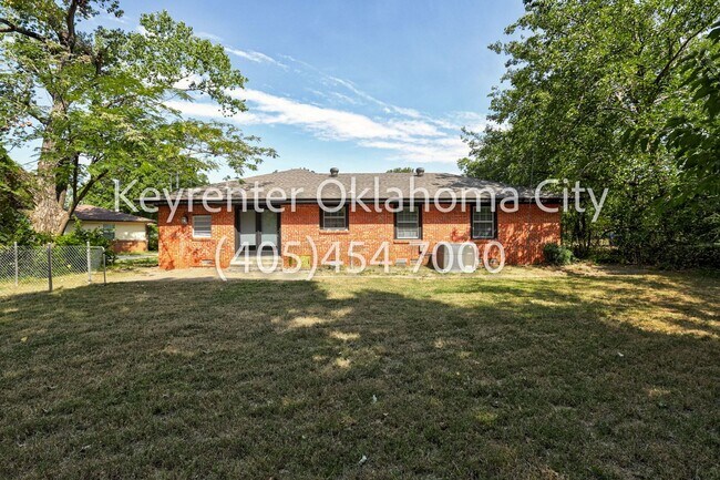 Building Photo - 1524 Rowena Ln