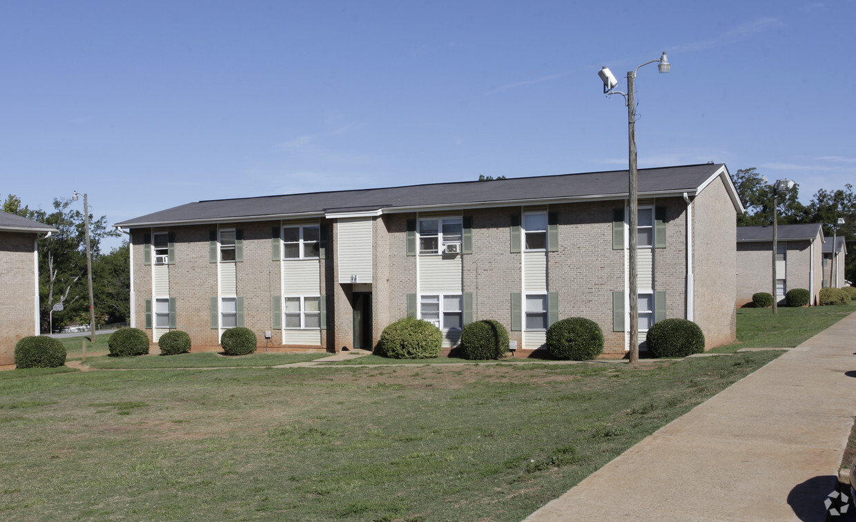 Friendship Court Apartments Anderson