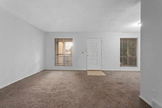 Building Photo - 418 W 89th St