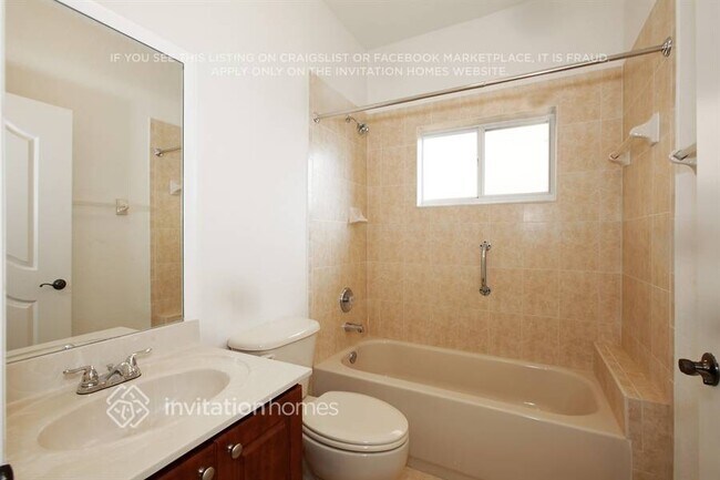 Building Photo - 4633 SW 164th Ct
