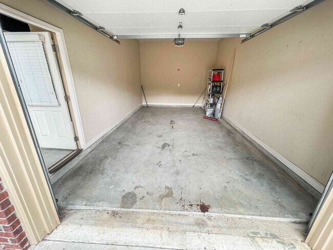 Building Photo - Kennesaw 4BR/3.5BA, Over 3700', 3-Car Garage