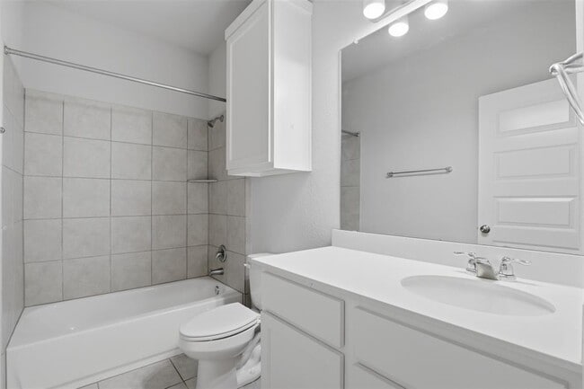 Building Photo - 2129 Pecan Island Dr