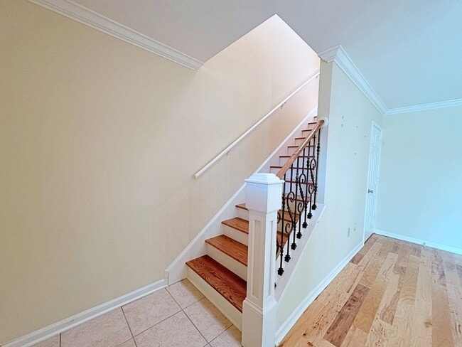 Building Photo - Custom Remodeled Townhome off Jefferson Hwy