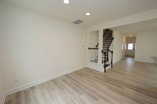 Building Photo - Immaculate End Unit Townhome in Research Triangle Park