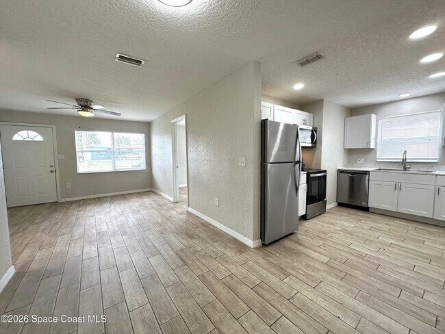 Building Photo - 2296 Shelby Dr