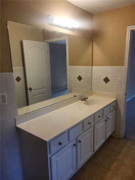 Building Photo - 6337 Windy Ridge Way