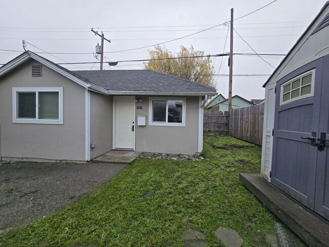 Building Photo - 1317 SE Mill St