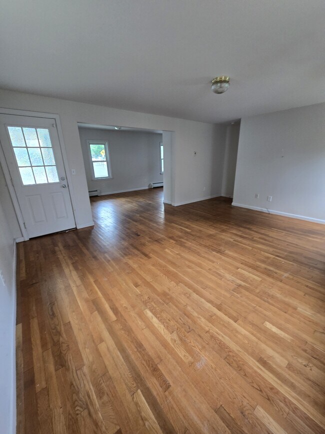 Building Photo - 257 Litchfield St