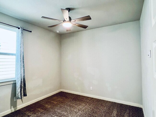 Building Photo - Modern 3BD/2BA Home in Blue Ridge Ranch – Near Loop 410 & Fort Sam