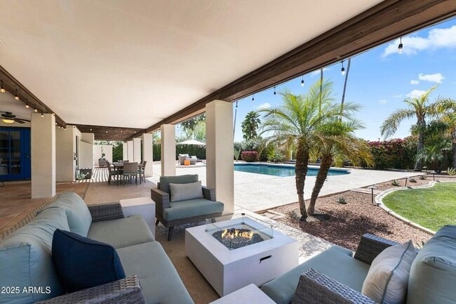 Building Photo - 7363 E Paradise Dr