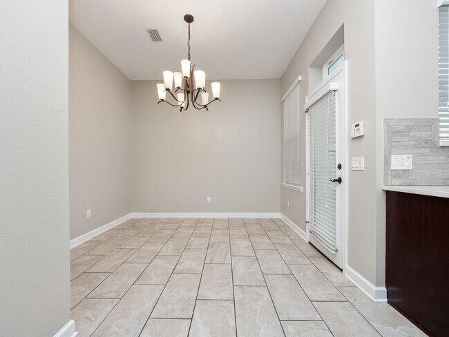 Building Photo - 1442 Resolute St