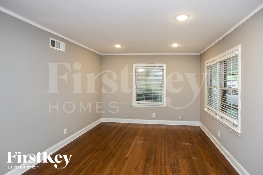 Building Photo - 4549 Leatherwood Ave