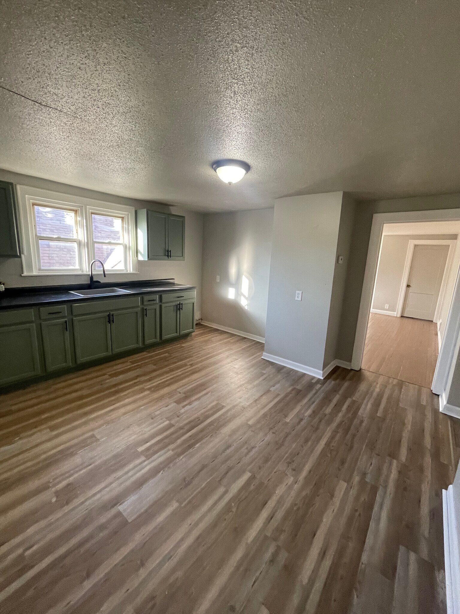 Building Photo - 2608 N 40th St