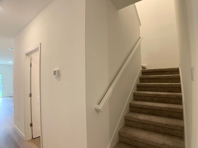 Building Photo - 697 Holly Lks Dr