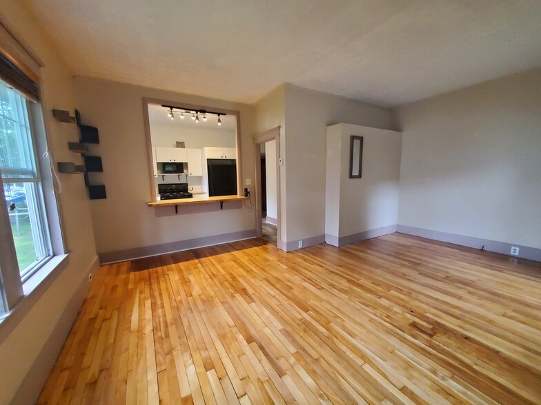 Primary Photo - 101 Gamage Ave