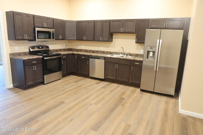 Building Photo - 106 Peonia Rd