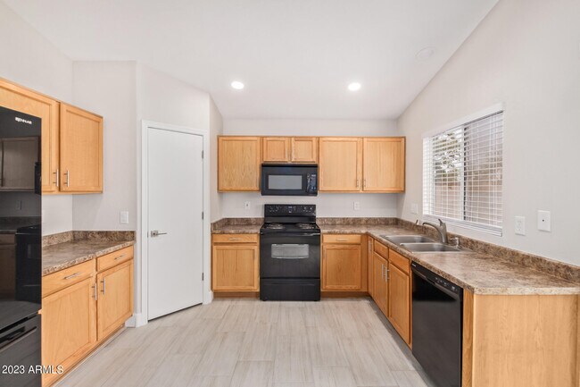 Building Photo - 11211 W Heatherbrae Dr