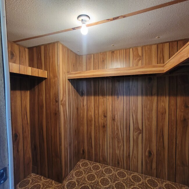 Building Photo - 8582 Rye Patch Rd