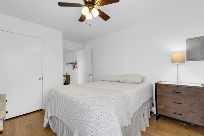 Building Photo - 305 Connell St