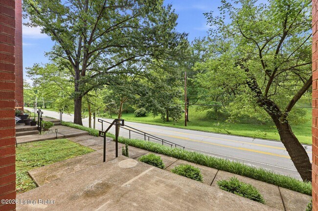Building Photo - 2745 Grinstead Dr