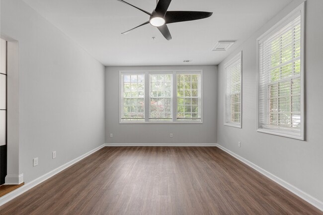 Building Photo - 1260 Lullwater Park Cir