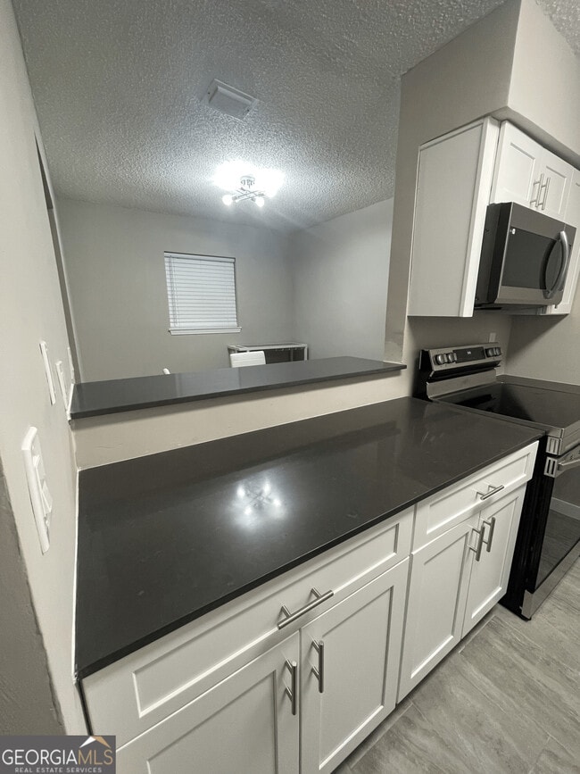 Building Photo - 2014 Huntingdon Chase