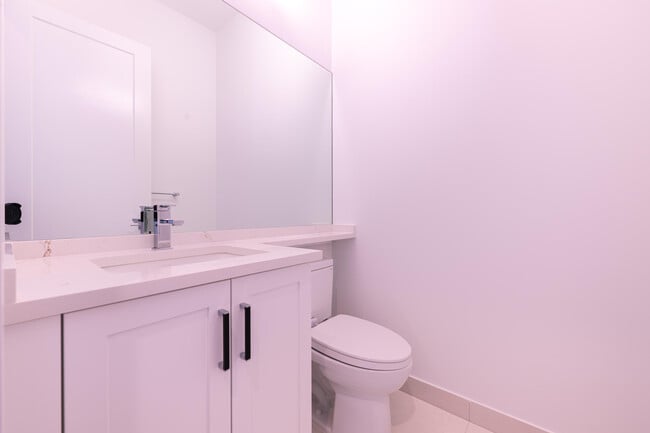 Building Photo - 9597 Regal Palm Ct