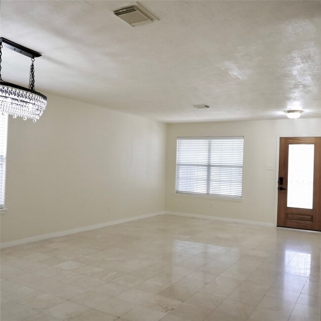 Building Photo - 14411 Avery Brooke Ln