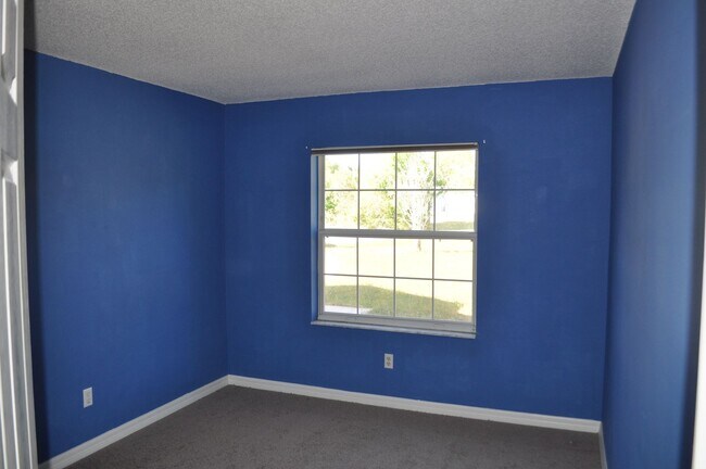 Building Photo - Pine Lakes 3bdrm home on a cul-de-sac!