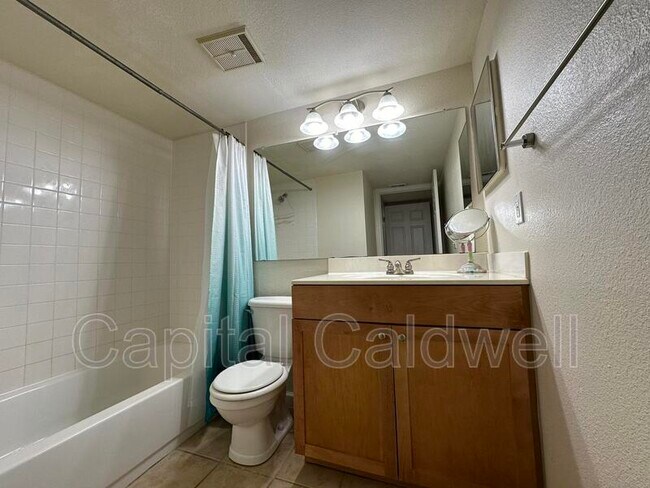 Building Photo - 2500 Winding Creek Blvd