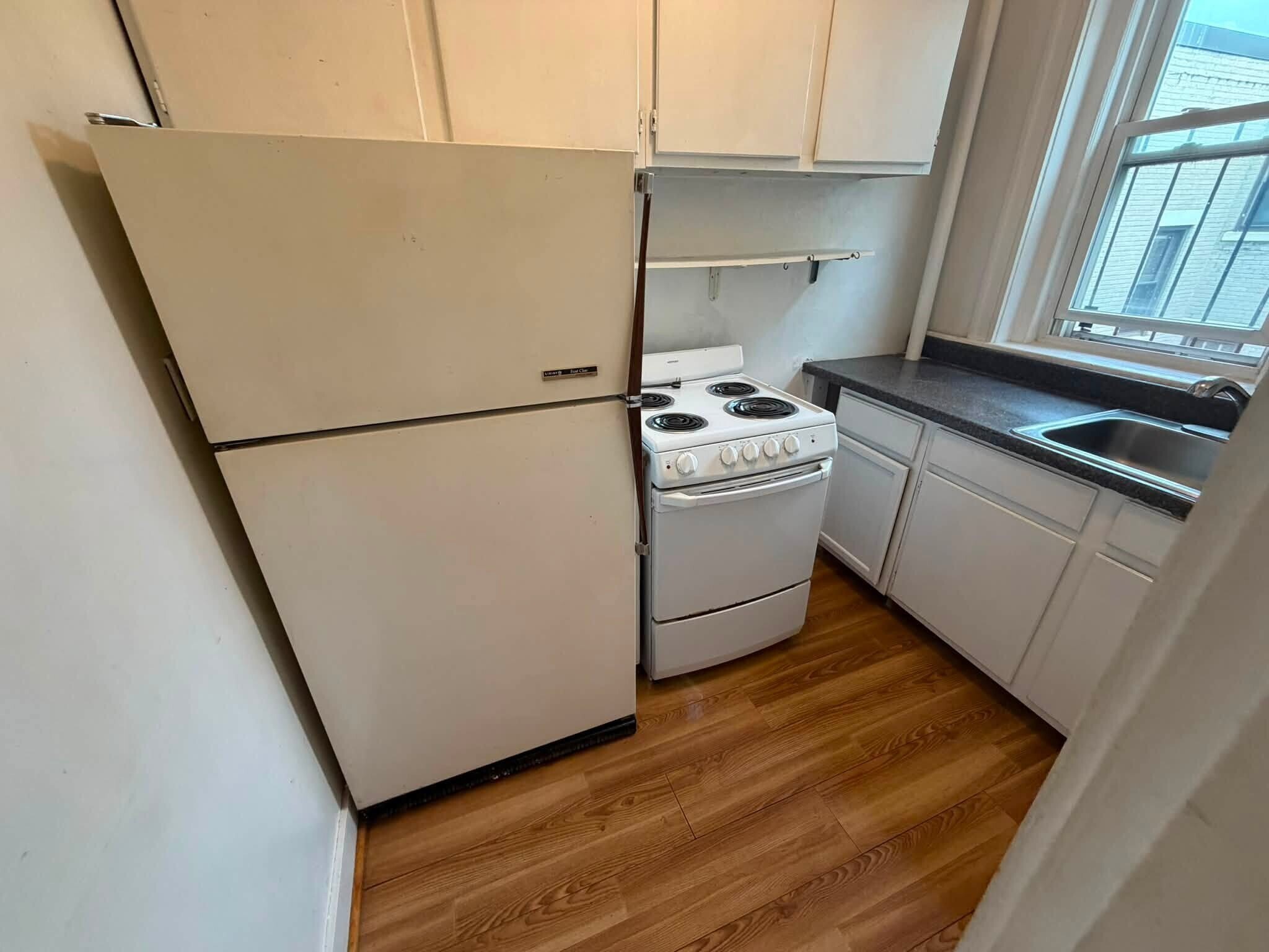Building Photo - 313 Allston St