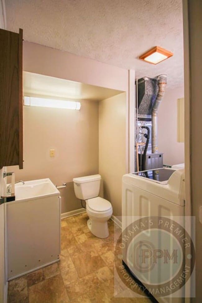 Building Photo - 3 Bedroom / 1.5 Bath Townhome in Gretna!!