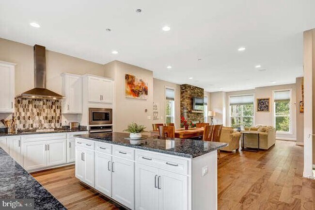 Building Photo - 12258 Sessile Commons