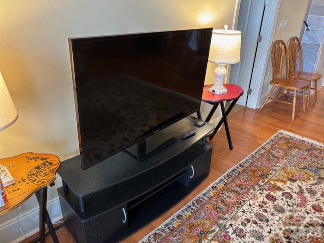 Building Photo - 4620 Piedmont Row Dr