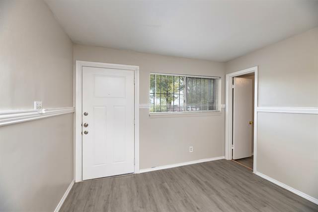 Building Photo - 2408 Meyers St