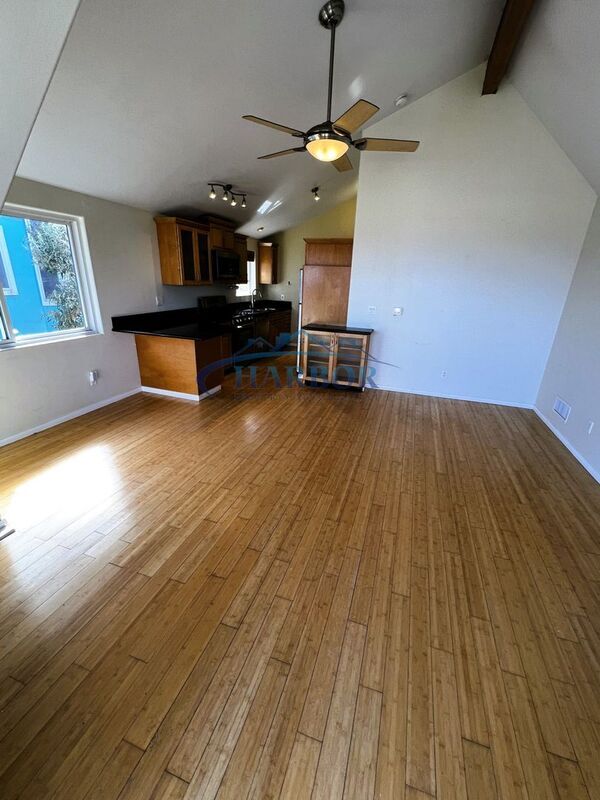 Building Photo - 668 W Paseo Del Mar