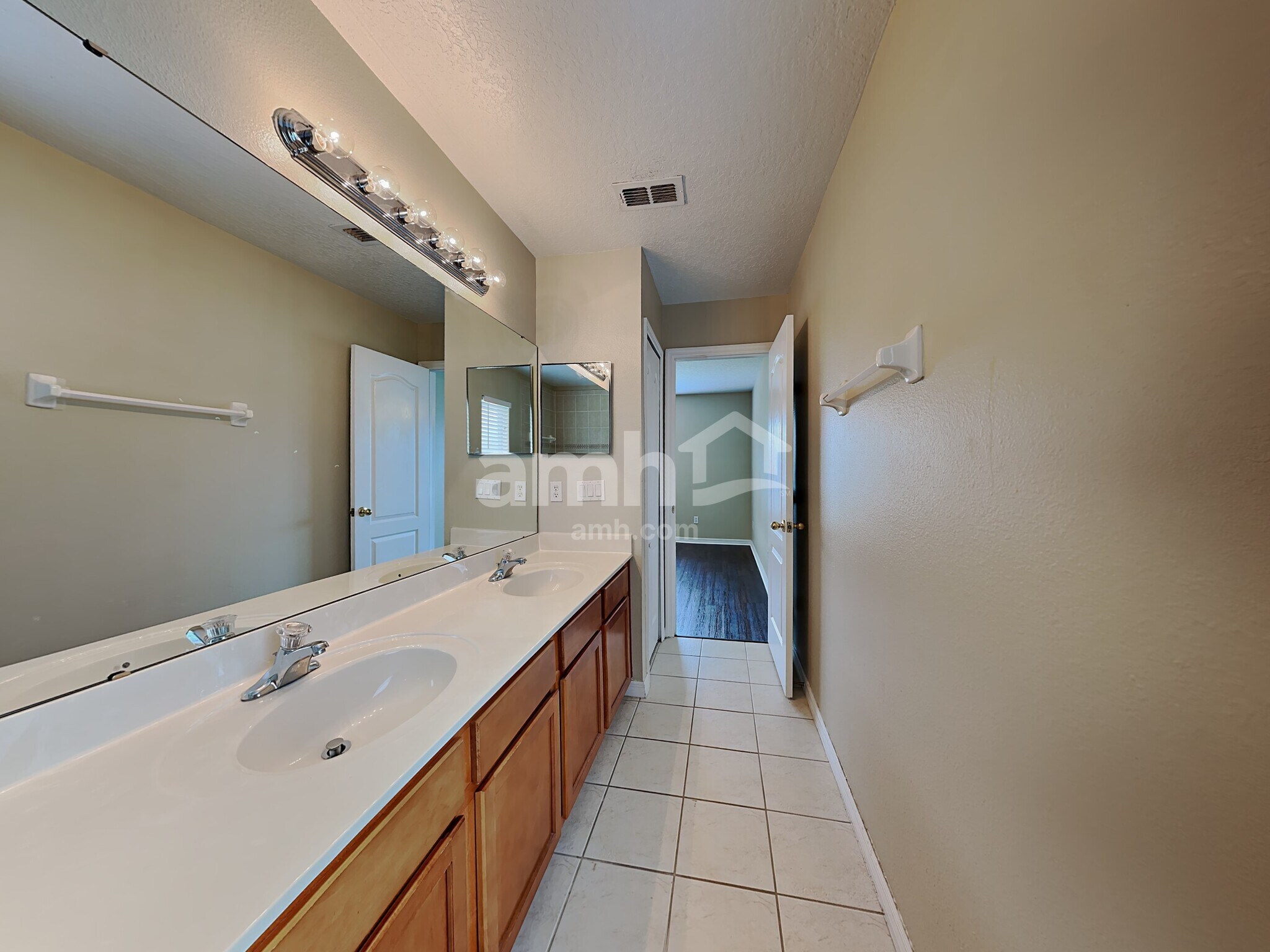 Building Photo - 1720 Portcastle Cir
