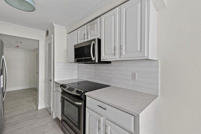 Building Photo - 3800 Washington Rd