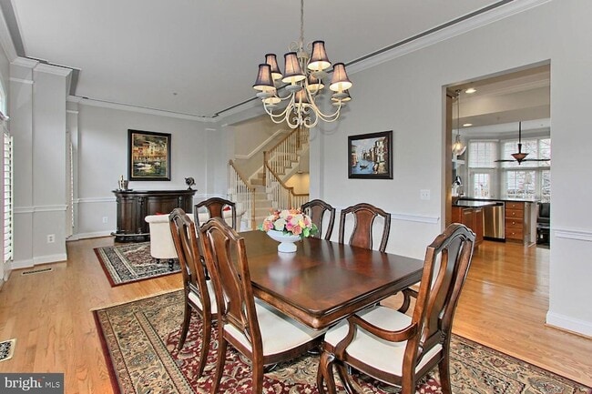 Building Photo - 5238 Bessley Pl